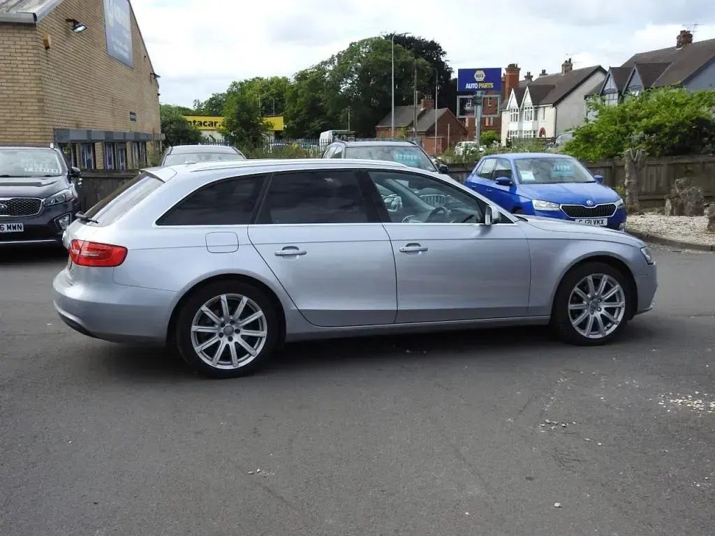Used Audi A4 Advanced Plus 2015 Silver Estate