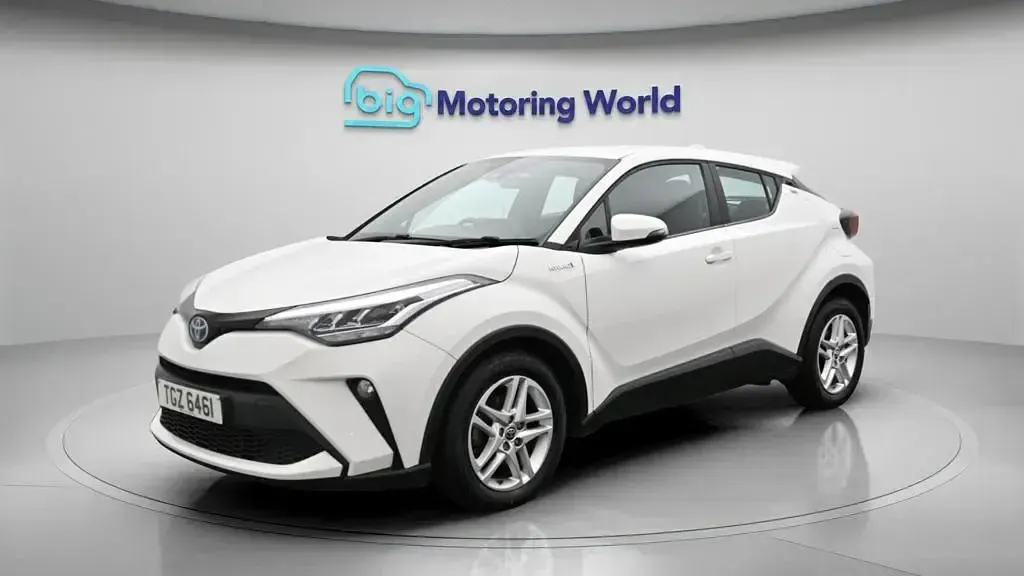 Used Toyota C-HR 122 HP (89 kW) 2021 White SUV