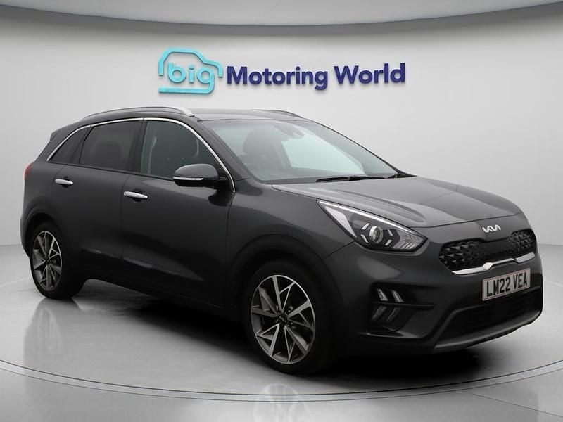 Grey Used 2022 Kia Niro 3 SUV | £14,400 (Good price) - Image 1/4