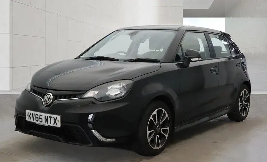 Usado MG MG3 106 HP (77 kW) 2016 Preto Citadino