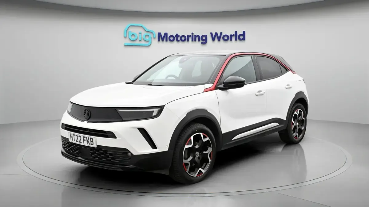 Used Vauxhall Mokka SRi 130 HP (95 kW) 2022 White SUV