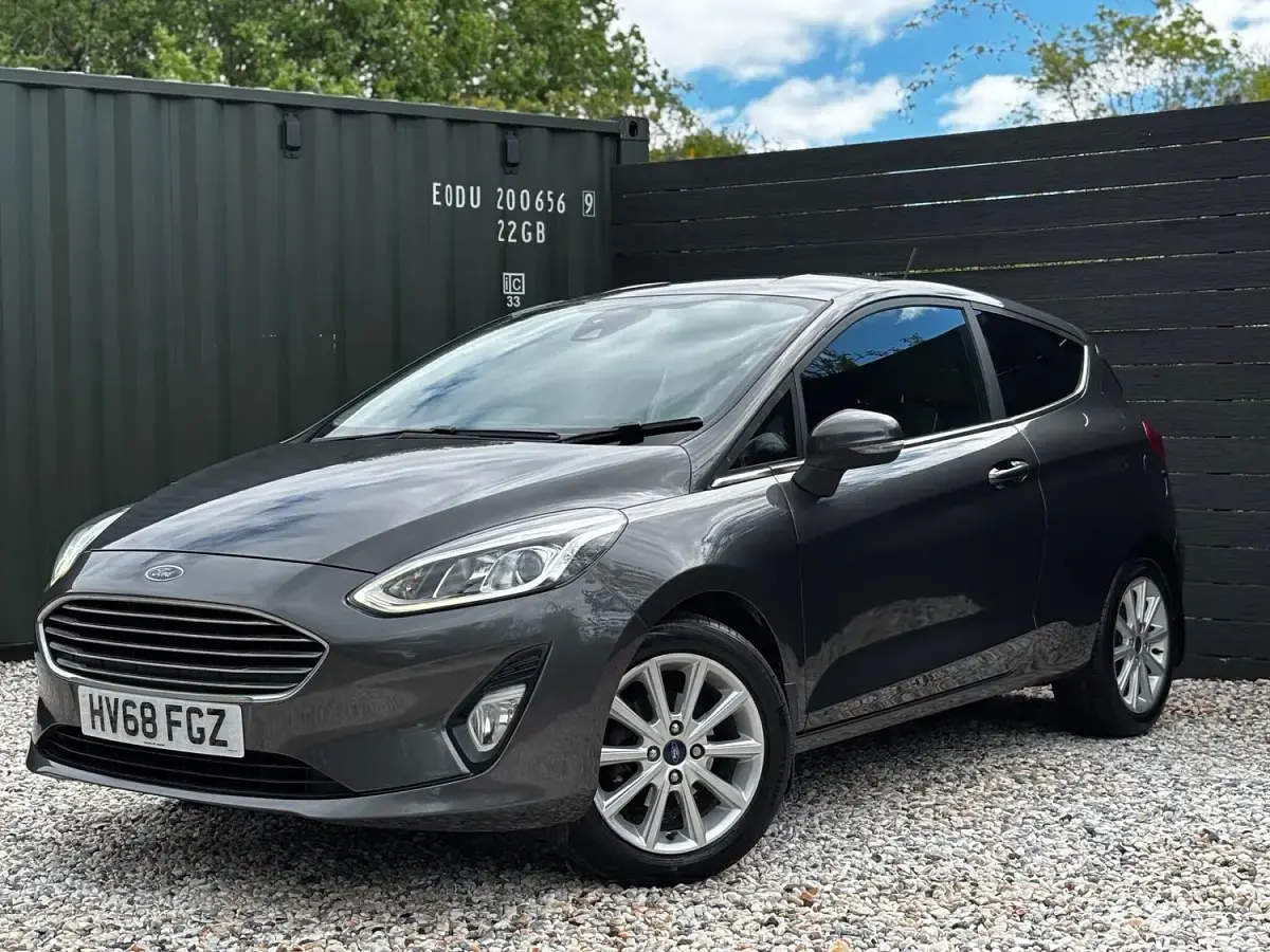 Used Ford Fiesta Titanium 98 HP (72 kW) 2018 Grey Hatchback
