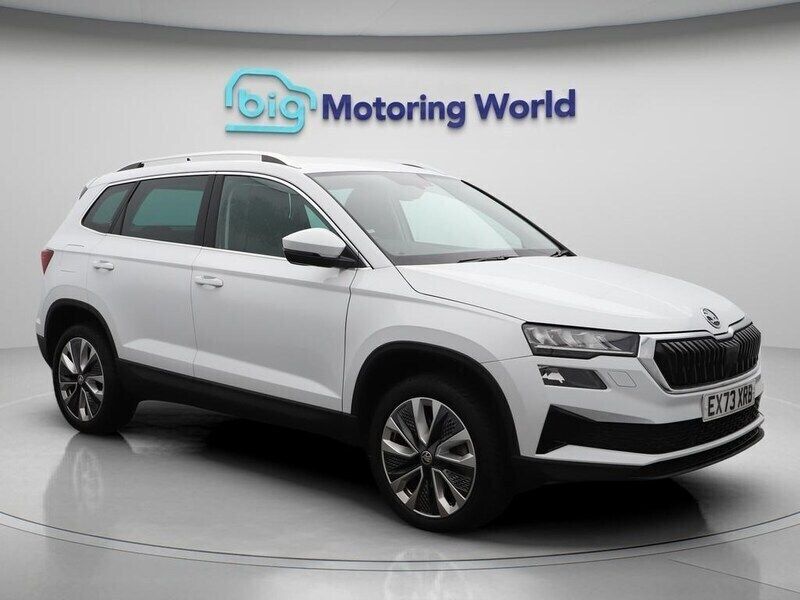 White Used 2023 Skoda Karoq SE L SUV | £23,200 (Good price) - Image 1/4