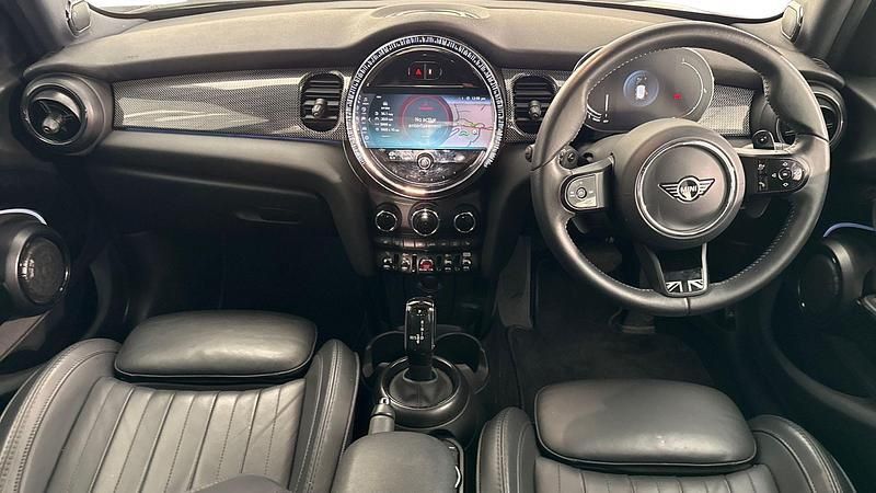 Usado Mini Cooper S Exclusive 176 HP (129 kW) 2023 Preto Citadino