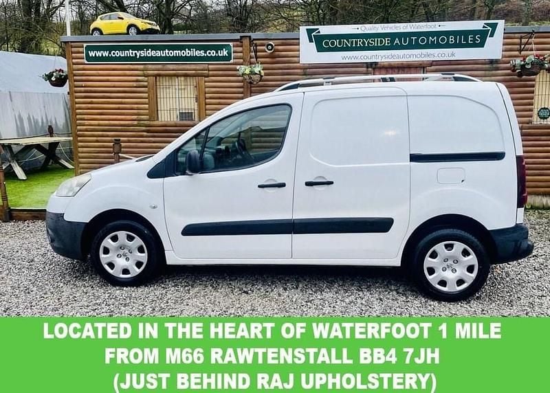 Used Peugeot Partner S 90 HP (66 kW) 2014 White MPV