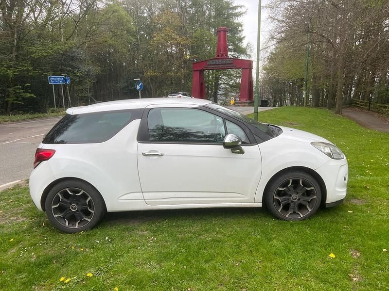 White Used 2010 Citroën DS3 Hatchback | £1,750 (Expensive) - Image 1/4