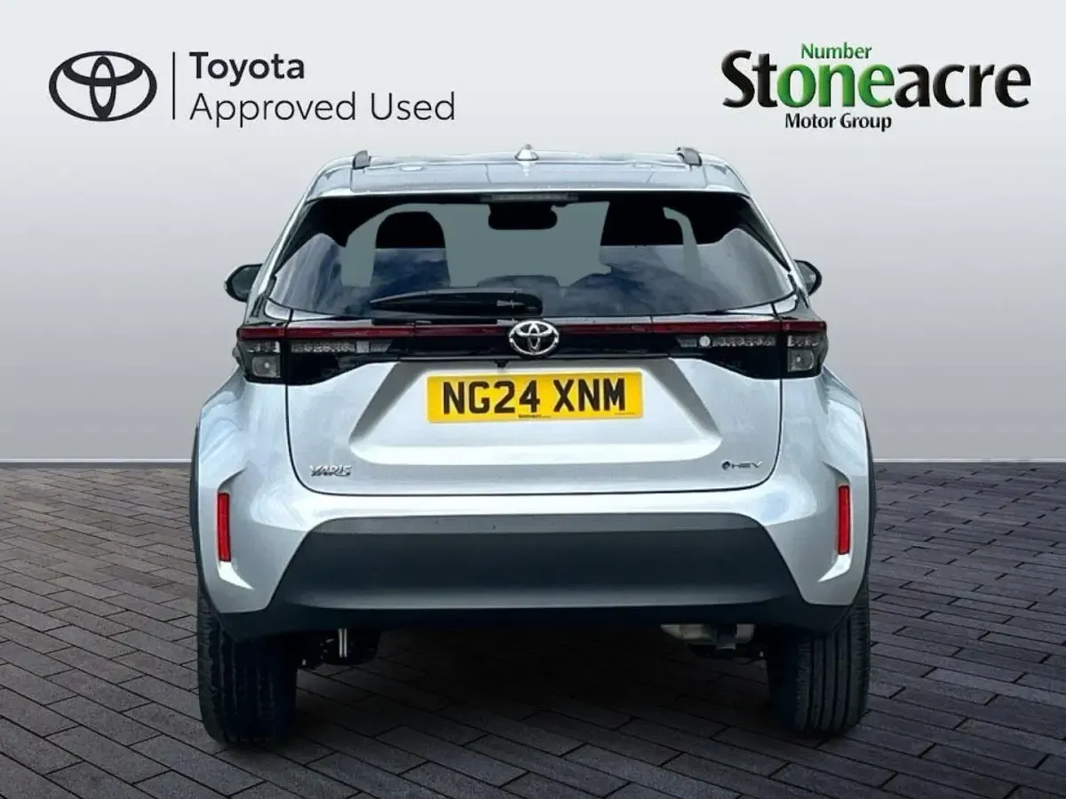 Used Toyota Yaris Hybrid Design 2024 Silver Hatchback