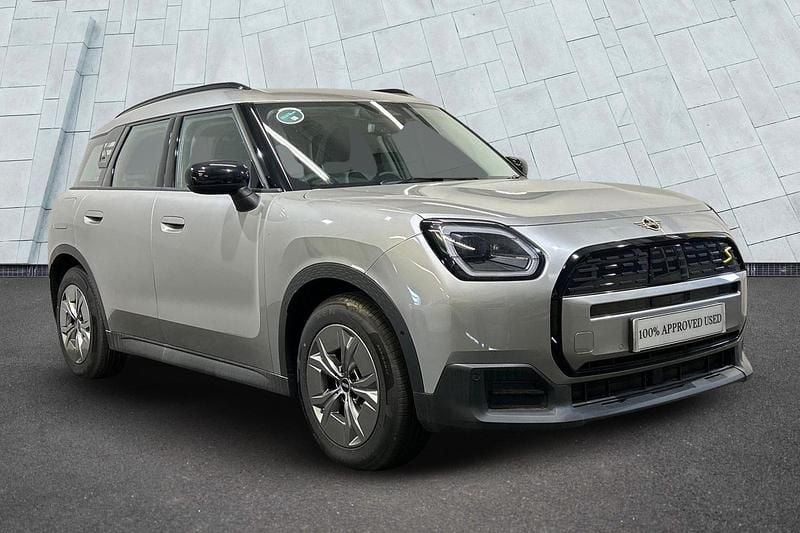 Silver Used 2024 Mini Countryman Classic SUV | £32,300 (Good price) - Image 1/4