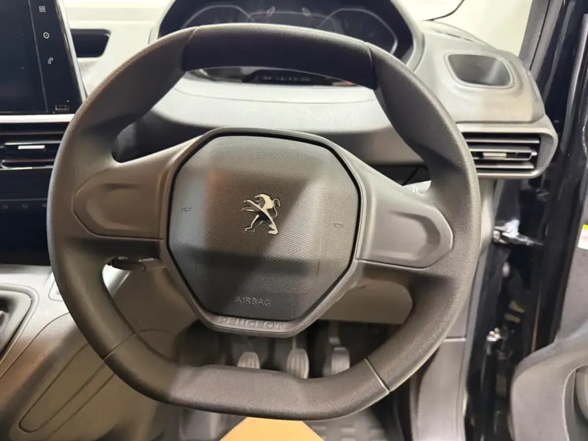 Used Peugeot Partner Premium 131 HP (96 kW) 2022 Black MPV