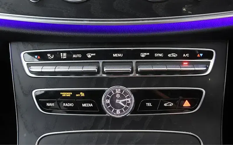 Used Mercedes E220 AMG line 194 HP (142 kW) 2020 White Sedan