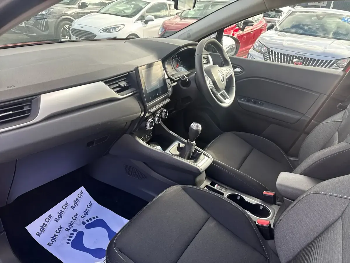 Second-hand Renault Captur Iconic 91 CP (66 kW) 2021 Roșu SUV