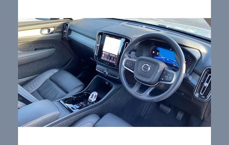 Used Volvo XC40 Ultra 197 HP (144 kW) 2025 Grey SUV