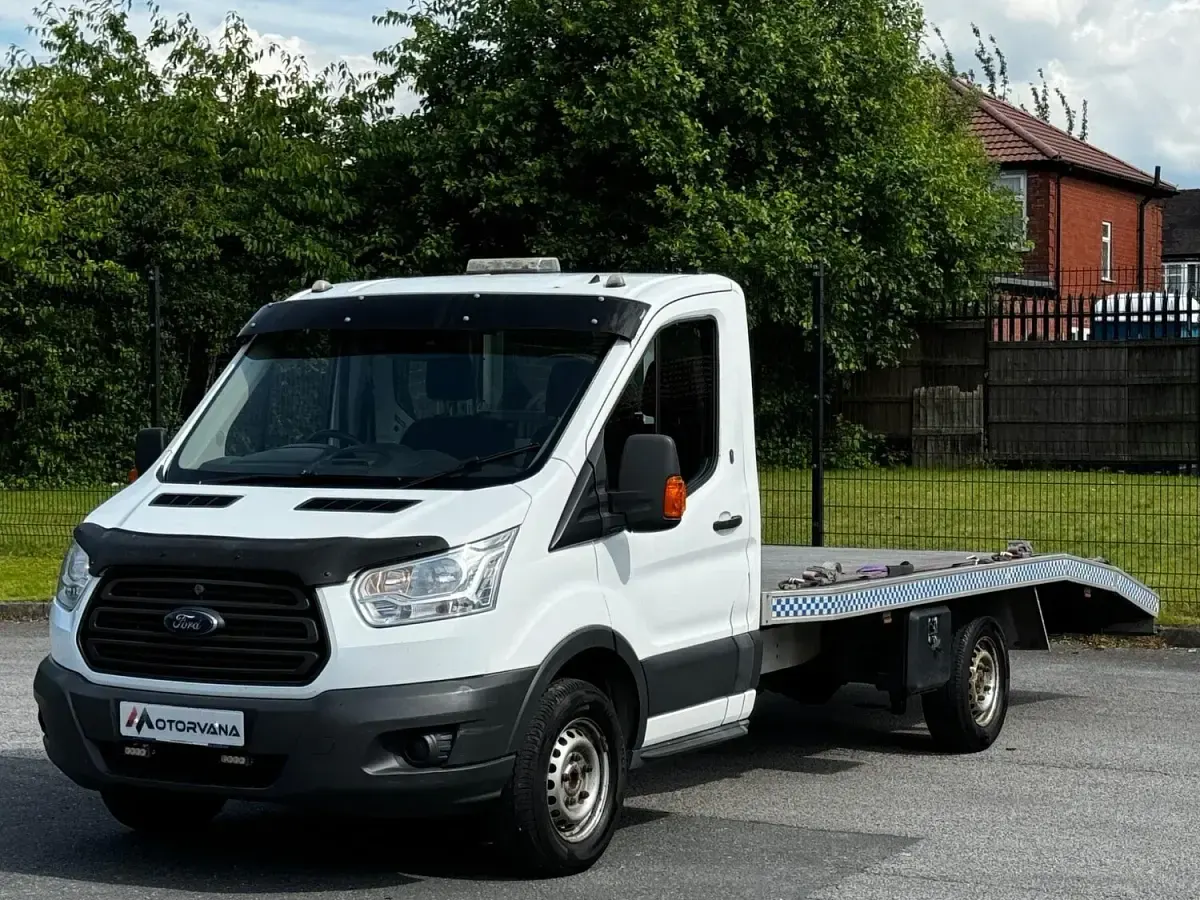 Used Ford Transit 125 HP (91 kW) 2015 White Cabriolet