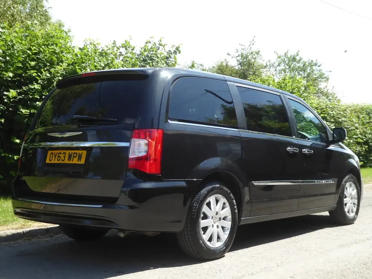 Used Chrysler Grand Voyager Limited 178 HP (130 kW) 2013 Black MPV