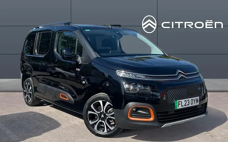 Begagnad Citroën e-Berlingo XTR 100 kW (136 HK) 2023 Kombi
