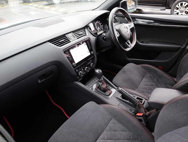 Used Skoda Octavia vRS 241 HP (177 kW) 2019 Moon white metallic Hatchback