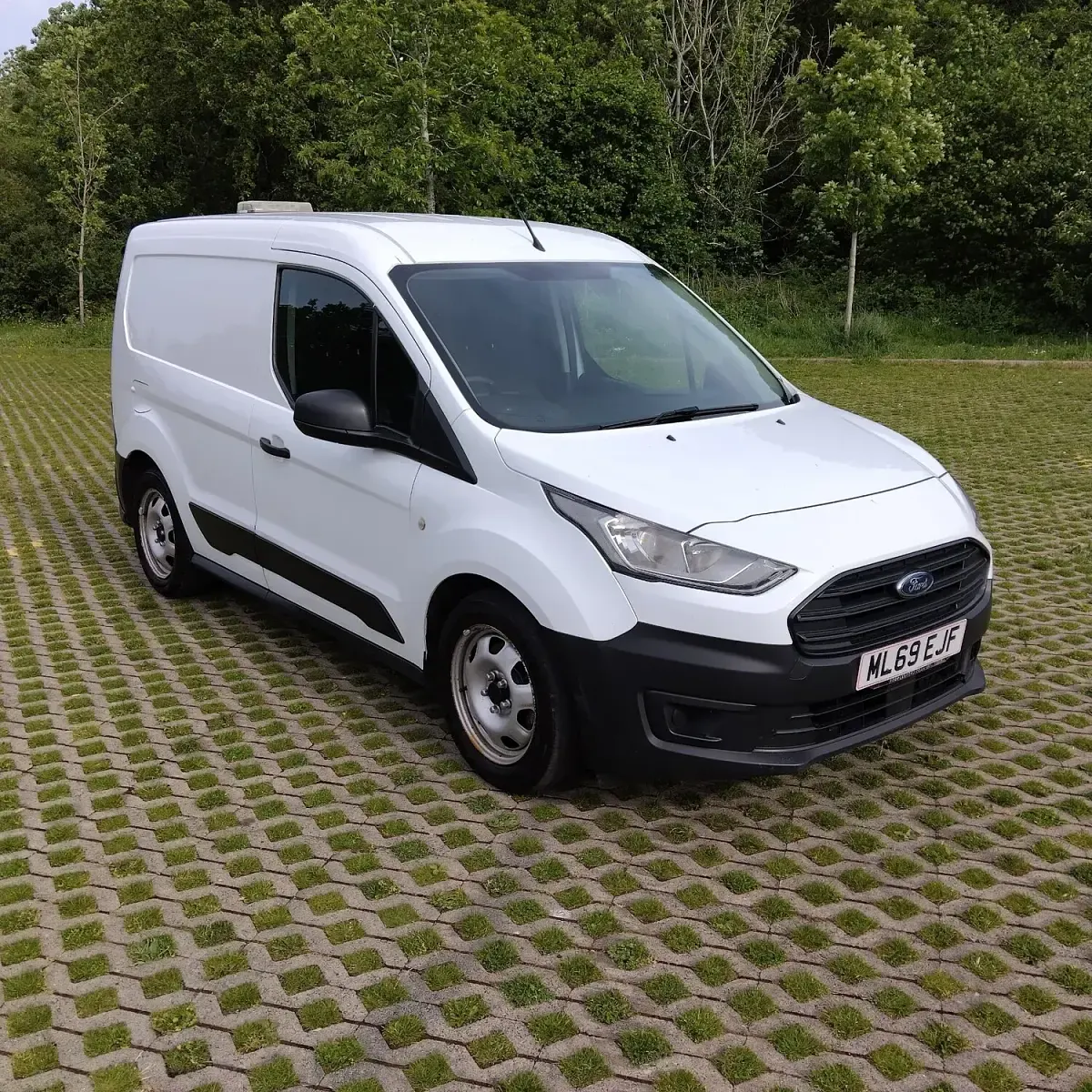 Used Ford Transit 100 HP (73 kW) 2019 White Van