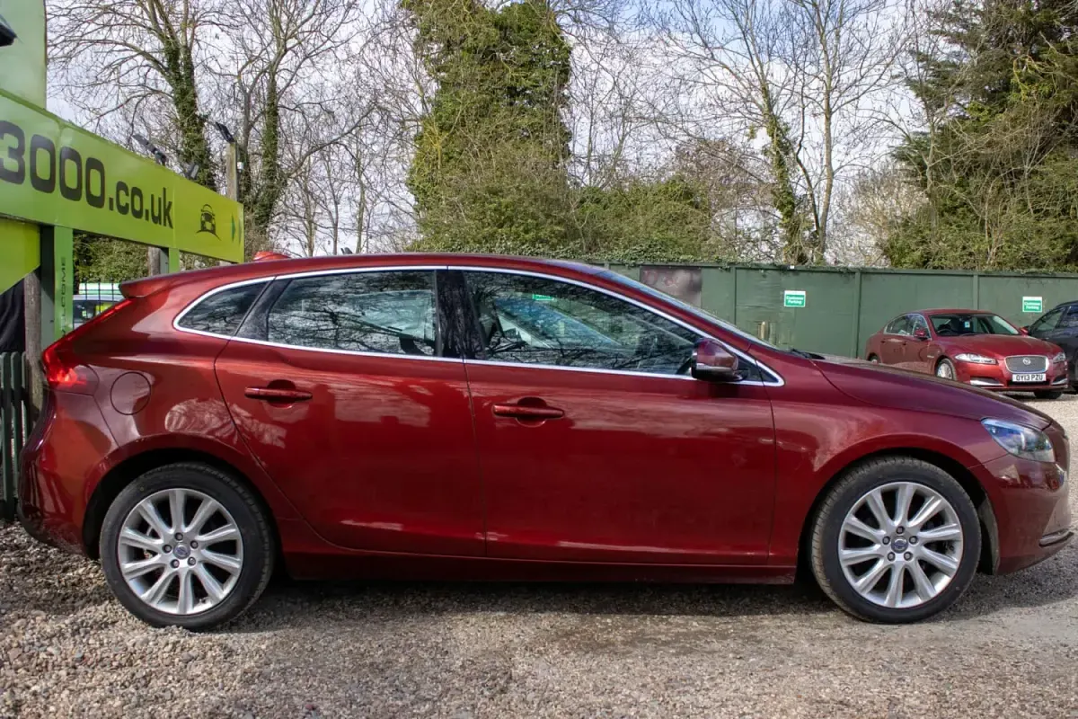 Usado Volvo V40 SE 115 HP (84 kW) 2014 Vermelho Citadino