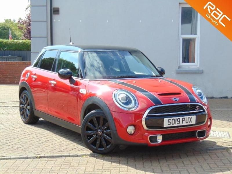 Red Used 2019 Mini Cooper S Exclusive Hatchback | £13,950 (Good price) - Image 1/4