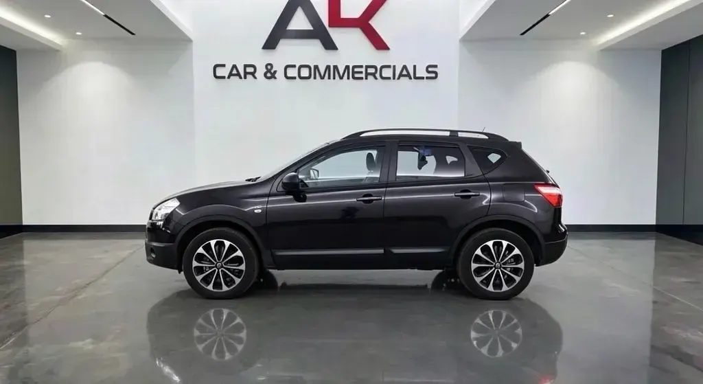 Used Nissan Qashqai 360º 110 HP (80 kW) 2013 Black SUV