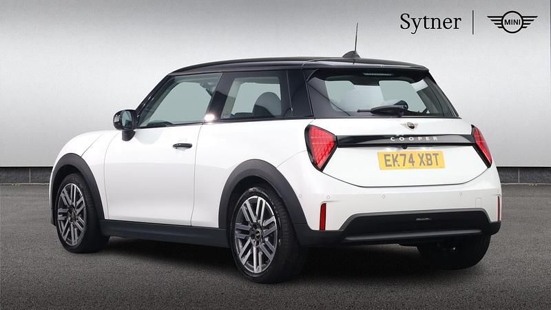 Used Mini Cooper Hatch 113 kW (154 HP) 2025 White Hatchback