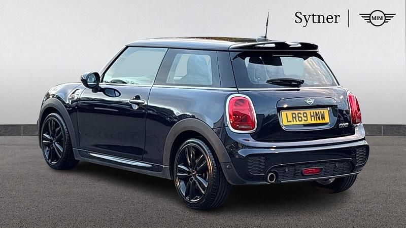 Used Mini Cooper Hatch 134 HP (98 kW) 2019 Black Hatchback