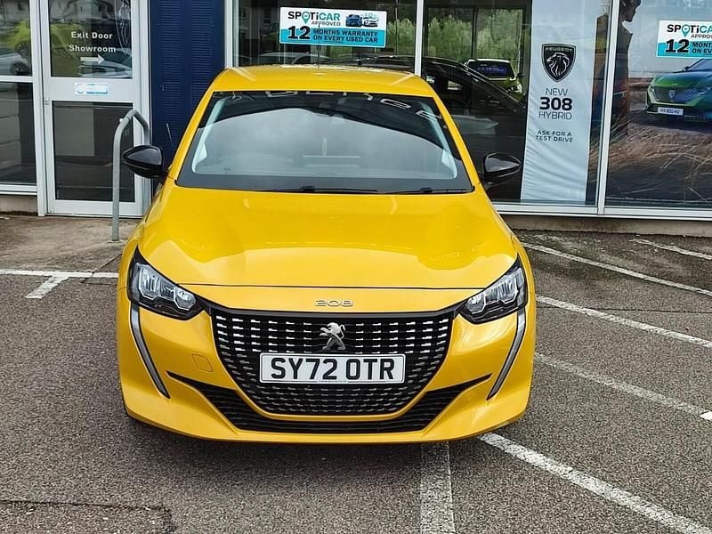 Used Peugeot 208 Allure+ 101 HP (74 kW) 2022 Yellow Hatchback