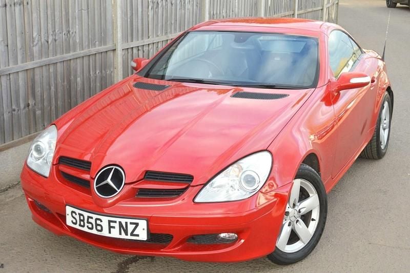 Used Mercedes SLK280 231 HP (169 kW) 2007 Red Cabriolet