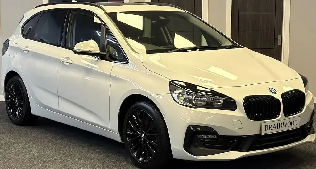 Usado BMW 218 Luxury Line 150 HP (110 kW) 2018 Branco Citadino