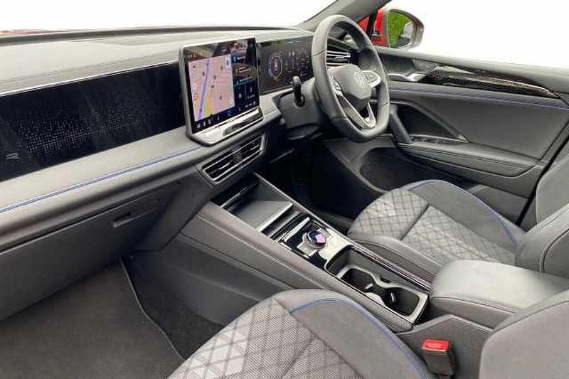 Used VW Tiguan R-line 150 HP (110 kW) 2025 Red SUV