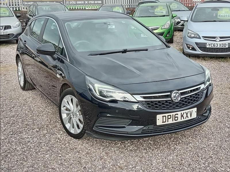 Black Used 2016 Vauxhall Astra Design Edition Hatchback | £3,595 (Fair price) - Image 1/4