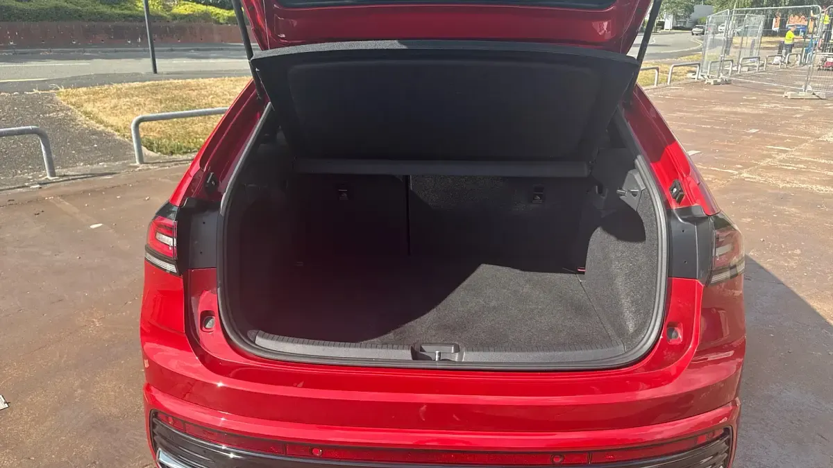 Used VW Taigo R-line 110 HP (80 kW) 2023 Red SUV