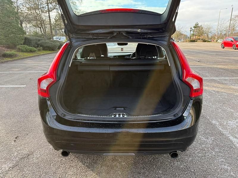 Used Volvo V60 SE 152 HP (111 kW) 2015 Black Estate