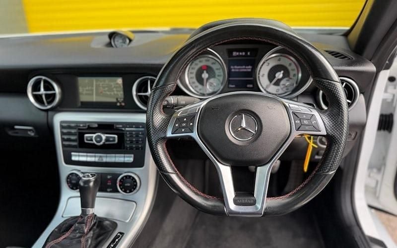 Used Mercedes SLK250 AMG 204 HP (150 kW) 2013 White Cabriolet