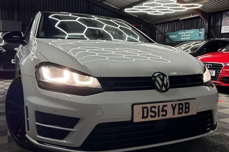Used VW Golf VII R 300 HP (220 kW) 2015 White Hatchback