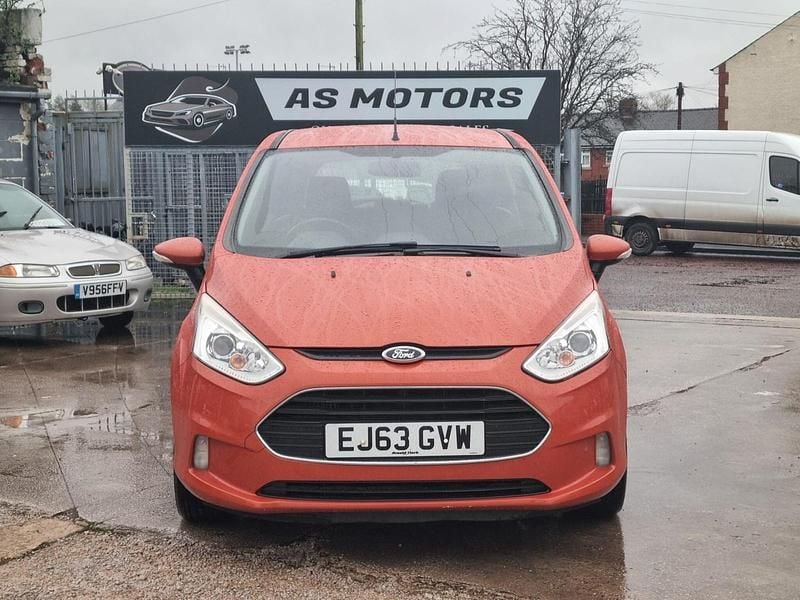 Used Ford B-MAX Zetec 95 HP (69 kW) 2014 Red MPV