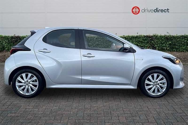 Used Toyota Yaris Hybrid 116 HP (85 kW) 2020 Silver Hatchback