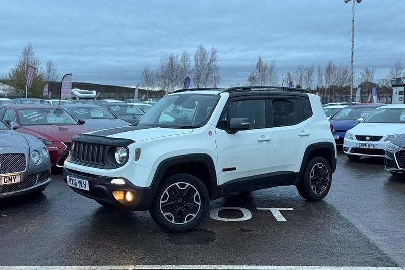 White/black Used 2016 Jeep Renegade Trailhawk SUV | £6,999 (Good price) - Image 1/1