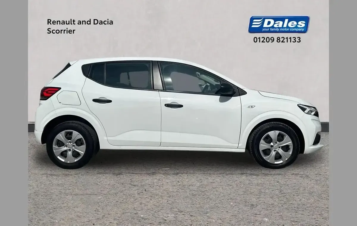 Used Dacia Sandero Essentiel 90 HP (66 kW) 2023 White Hatchback