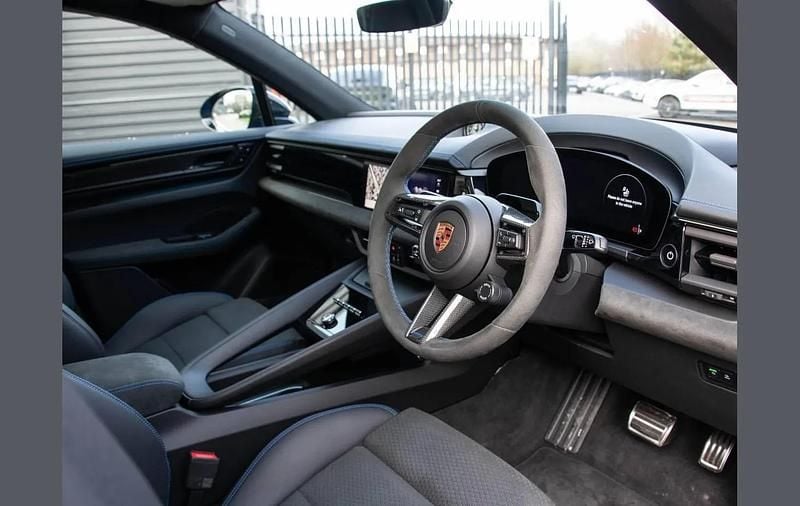 Used Porsche Macan 419 kW (571 HP) 2026 Blue SUV