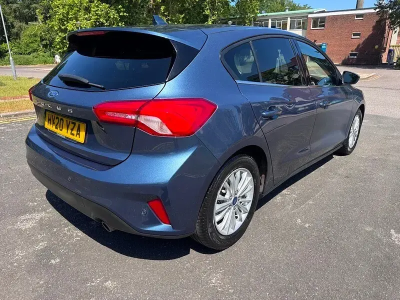 Used Ford Focus Titanium 125 HP (91 kW) 2020 Blue Hatchback