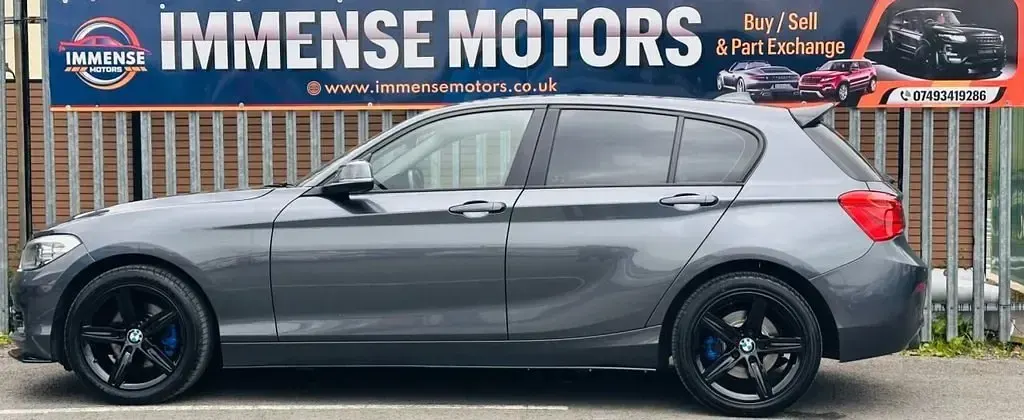 Usado BMW 120 Sport Line 190 CV (139 kW) 2015 Gris Utilitario