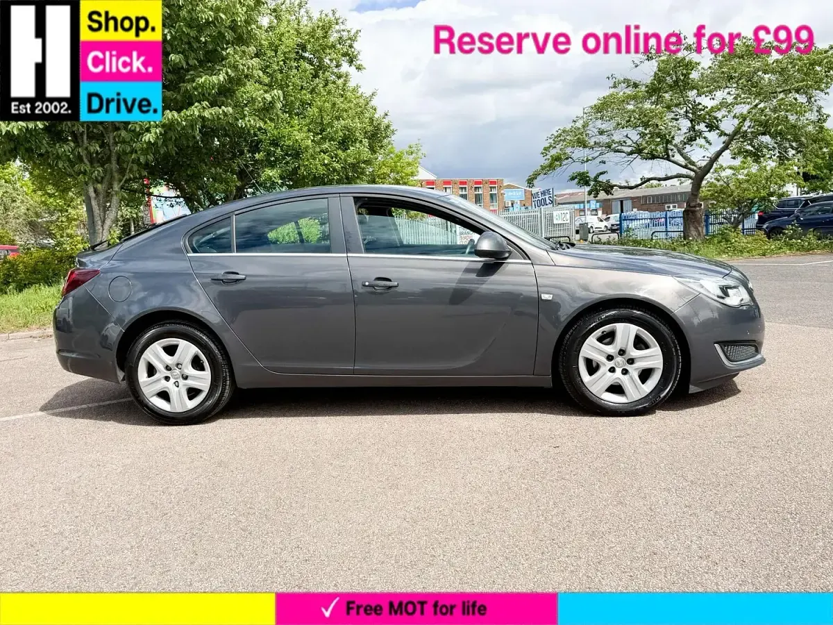 Used Vauxhall Insignia Design Edition 136 HP (100 kW) 2016 Grey Hatchback