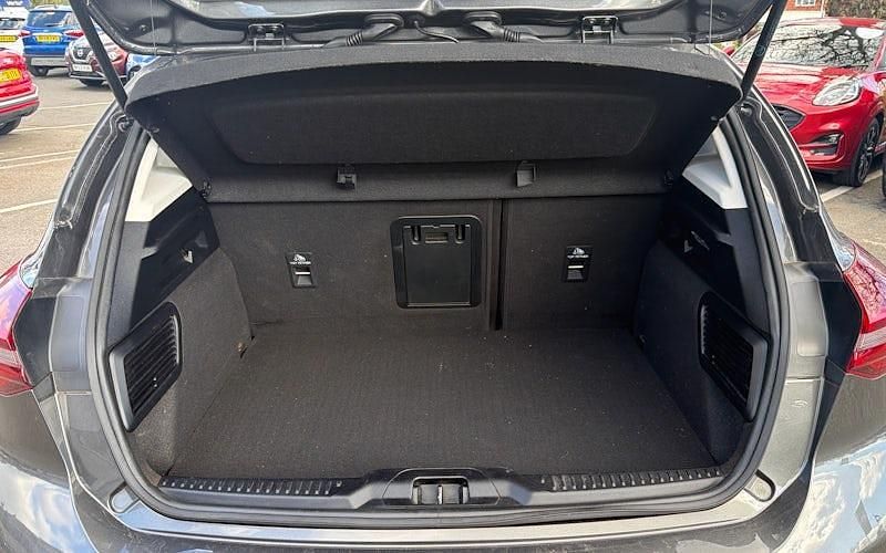Usado Ford Focus Titanium X 125 HP (91 kW) 2023 Cinzento Citadino