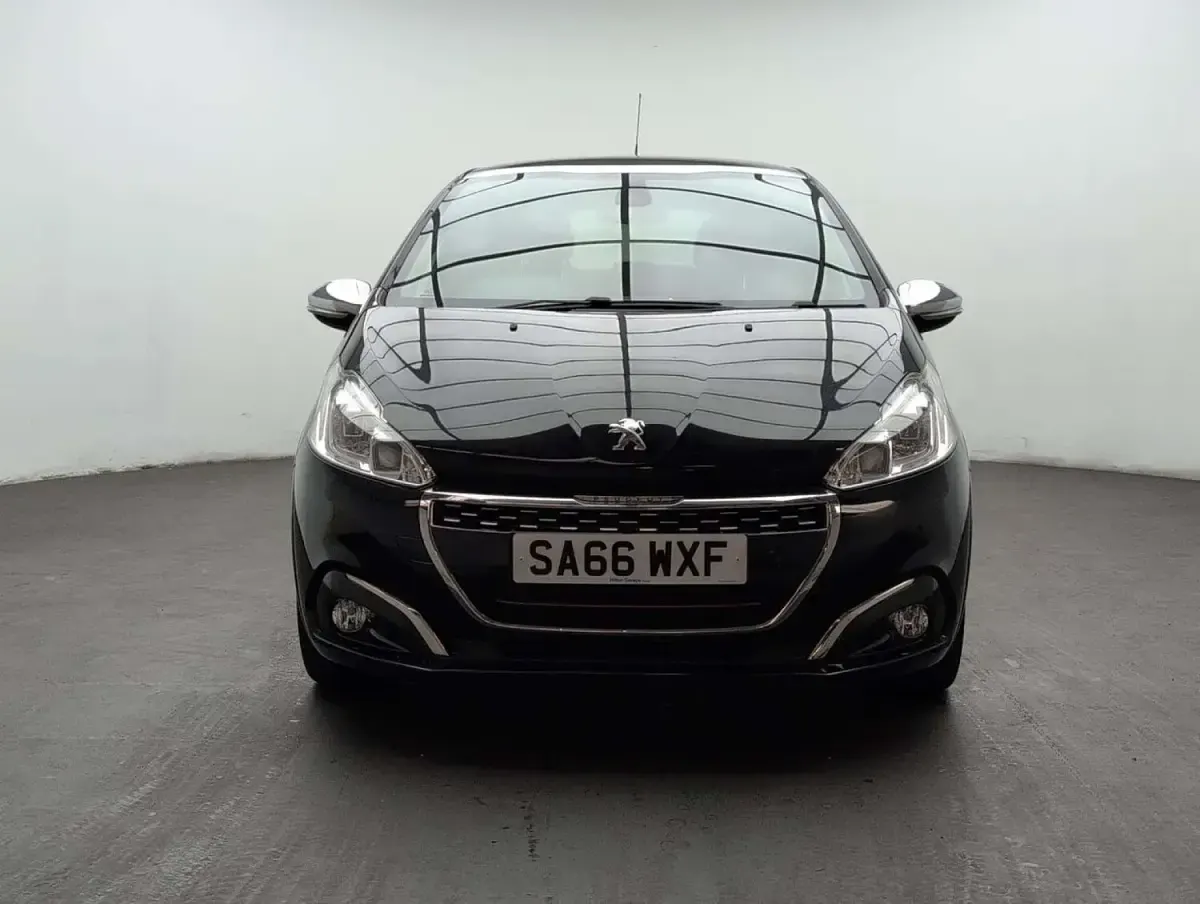 Used Peugeot 208 Prestige 208 HP (152 kW) 2016 Black Hatchback