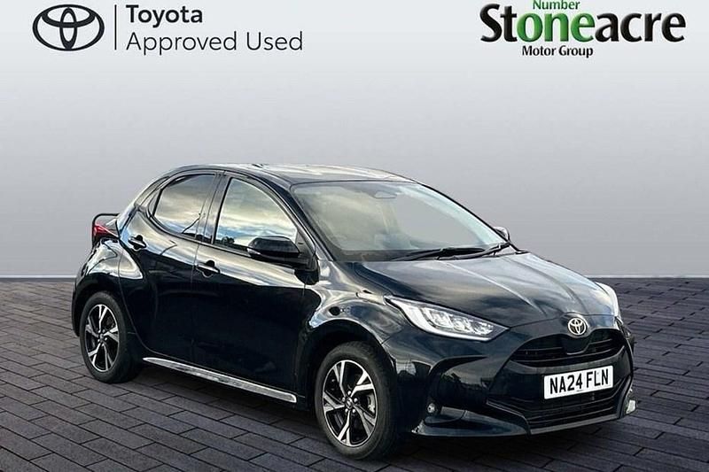 Used Toyota Yaris Hybrid Design 116 HP (85 kW) 2024