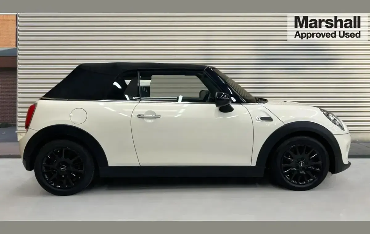 Used Mini Cooper Cabriolet Classic 134 HP (98 kW) 2019 White Cabriolet