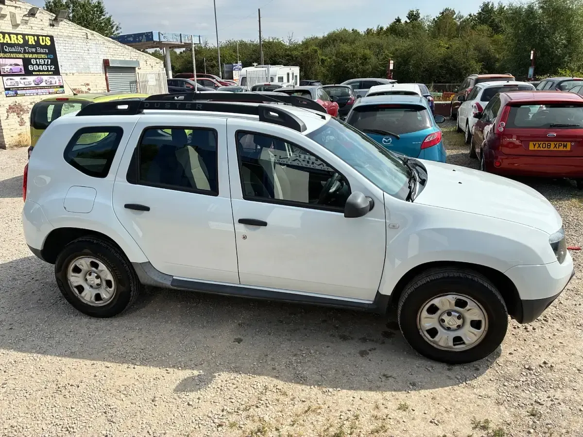 Used Dacia Duster Ambiance 110 HP (80 kW) 2015 White SUV