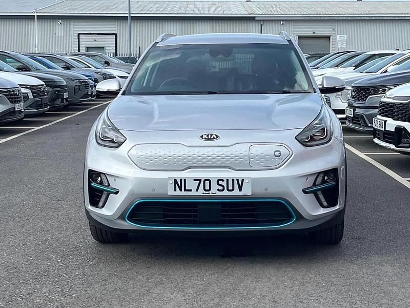 Begagnad Kia e-Niro 147 kW (201 HK) 2020 Silver SUV