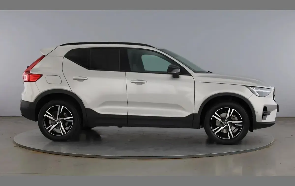 Used Volvo XC40 Plus 161 HP (118 kW) 2024 Silver SUV